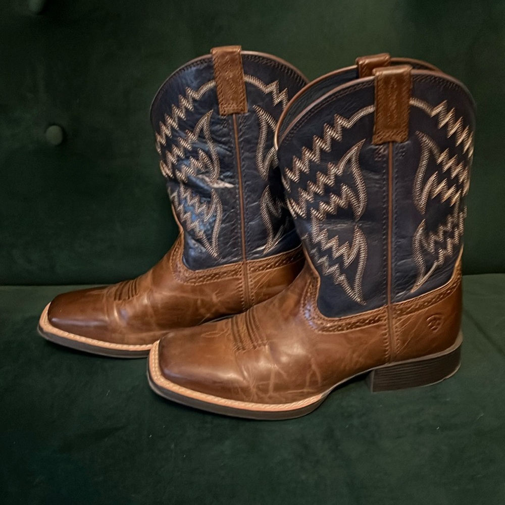 Boys Ariat cowboy boots